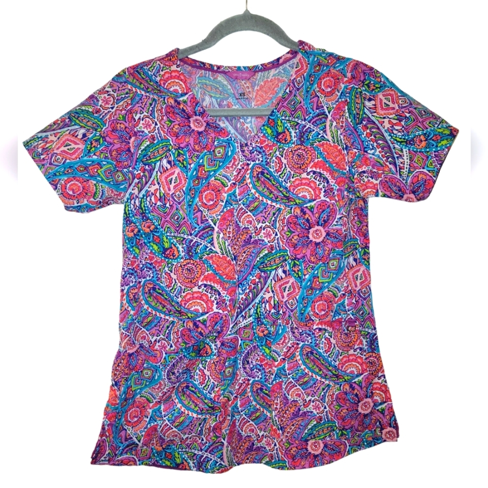 Vera Bradley, Scrub Top, Halo Mosaic Paisley, Floral, V-Neck, Women's size XS